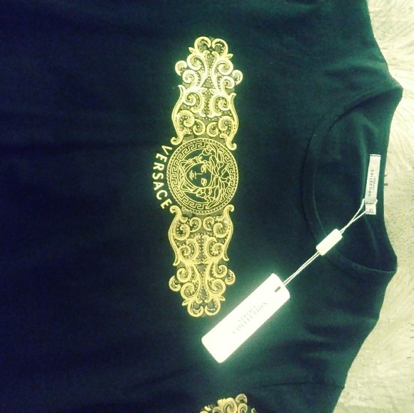 Versace shirt 👕 - Picture 3 of 4